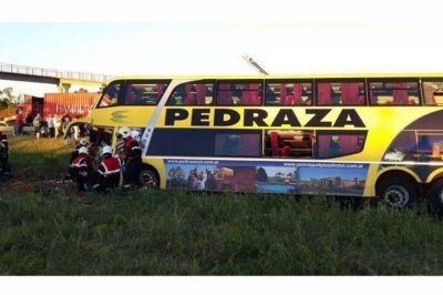 La v�ctima fatal del accidente en la autov�a sufri� un paro a causa de los golpes