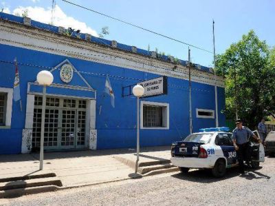 Tres ladrones golpearon a un hombre y le robaron cuatro armas de fuego, dos televisores y dinero