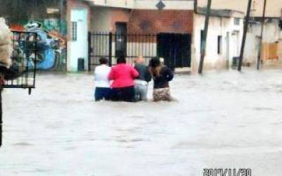 Nueva inundaci�n en Laferrere: Denuncian falta de obras