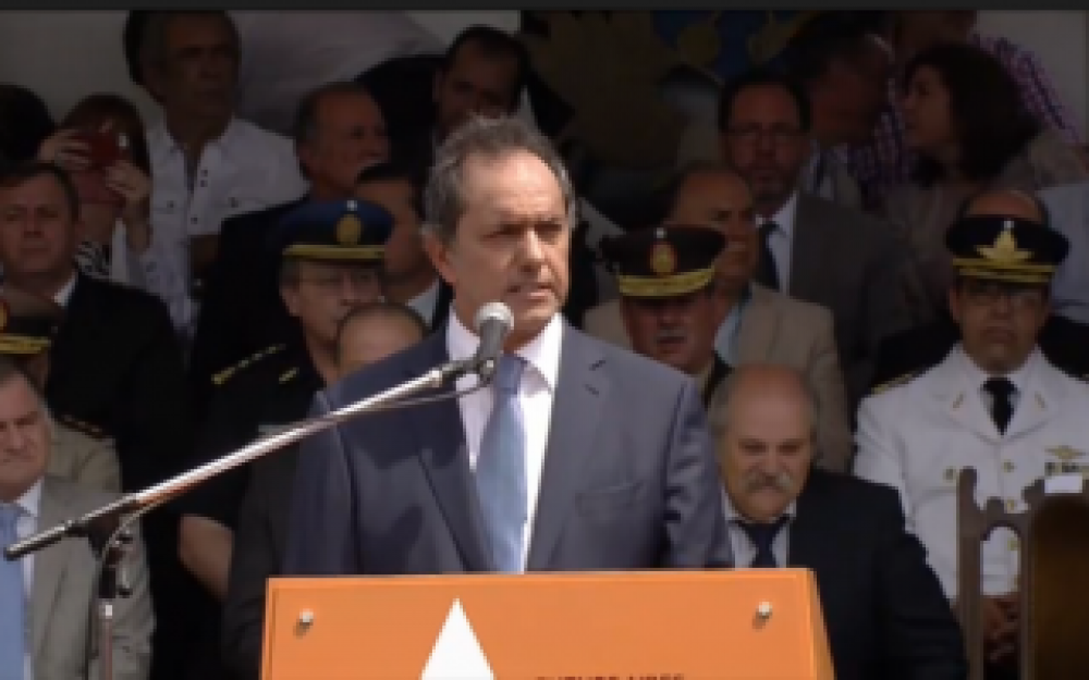 Scioli encabez� acto de egreso de 10 mil polic�as