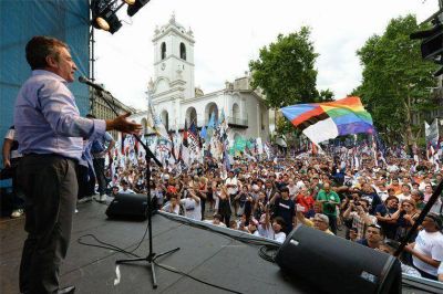 Dom�nguez valor� la lealtad de Urribarri