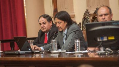 Al ministro Parodi le sobran los n�meros y le faltan obras