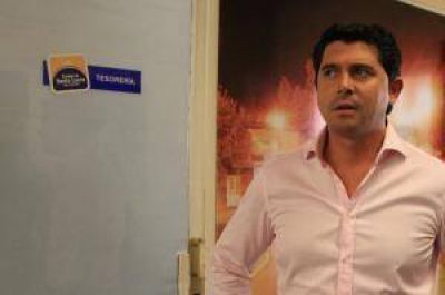 Gran robo en el municipio de Santa Luc�a: cae un empleado