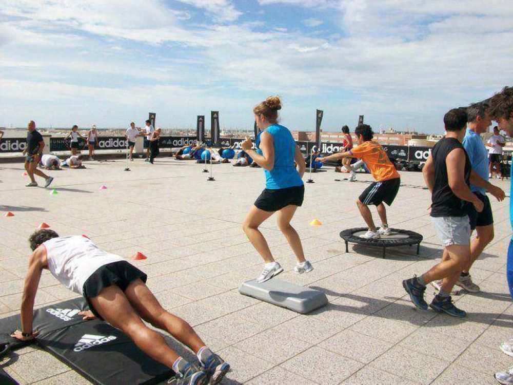 Quieren regular la actividad de personal trainers 