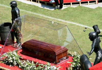 Emotiva despedida de �Chespirito� en el Estadio Azteca