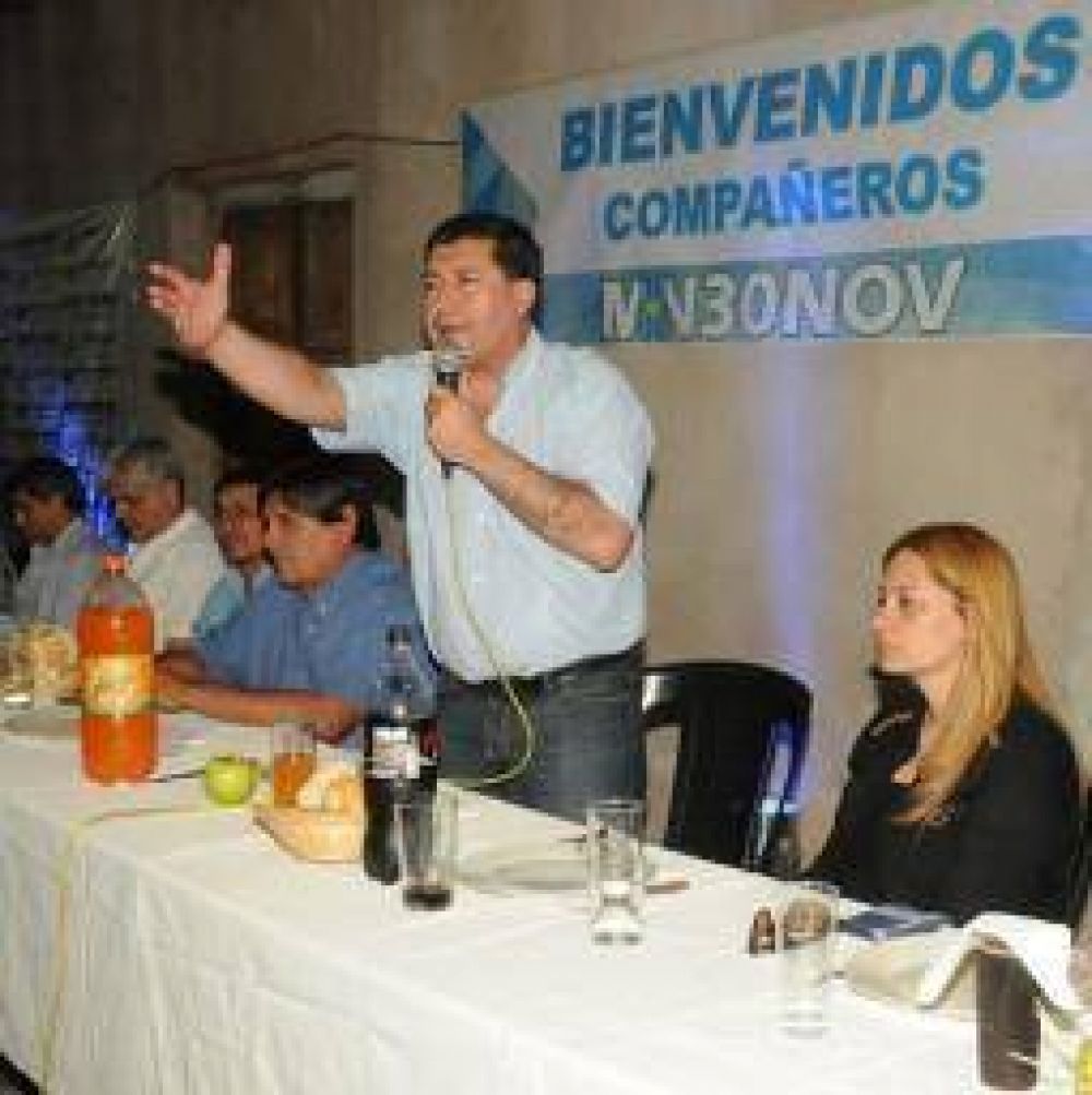 Casas insiste con Beder 2015 y le marca la cancha a �compa�eros�