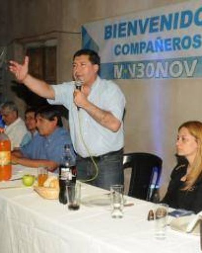 Casas insiste con Beder 2015 y le marca la cancha a �compa�eros�