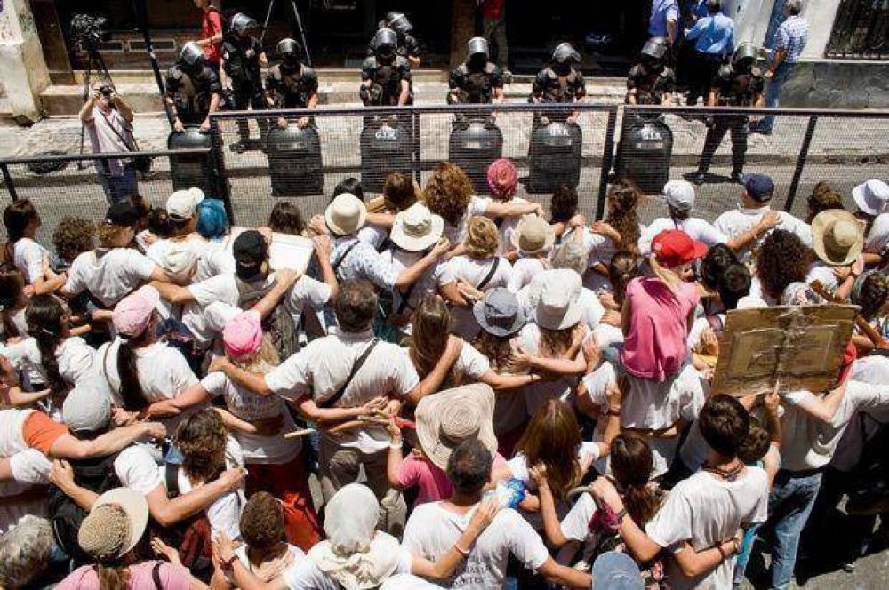 �Ocampo les cont� otra historia, deform� la verdad para ellos�