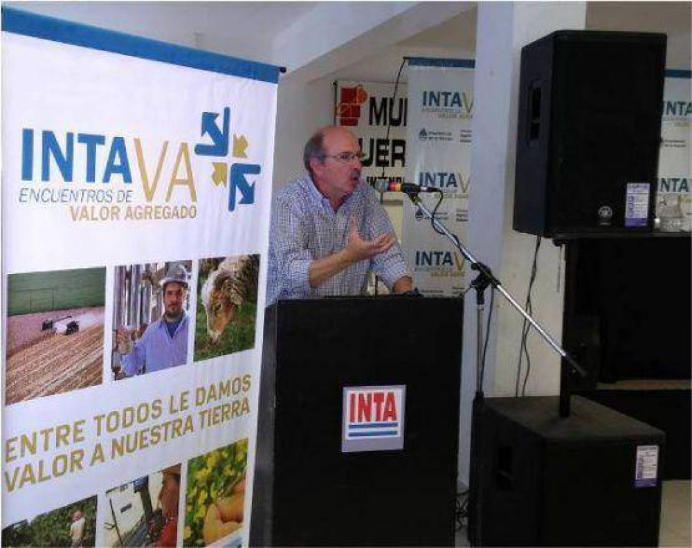 Anglesio: El INTA presente en Puerto Deseado para acompaar a los productores locales