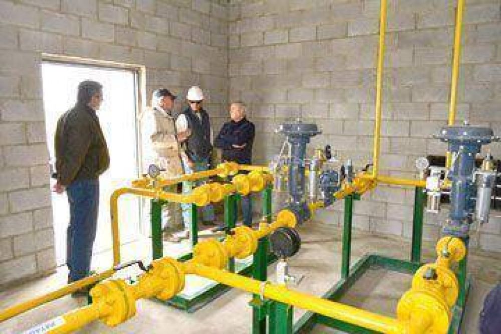 Peralta inaugur� planta de gas construida por Distrigas S.A.