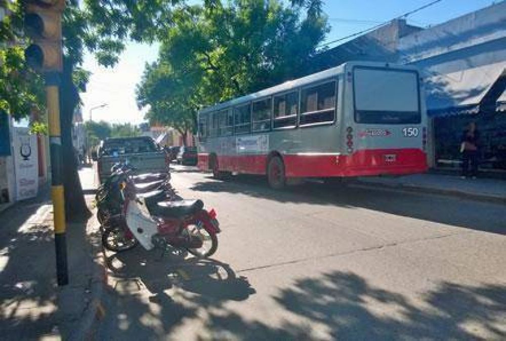 Desde este lunes no se podr� estacionar a la derecha en calle San Mart�n