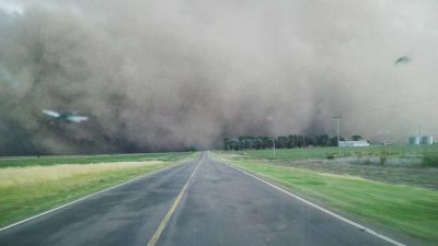 Un tornado afect� parte de la ciudad de Arrecifes