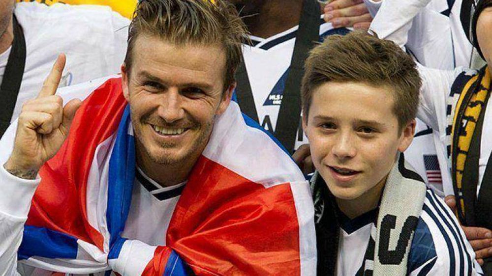 David Beckham y su hijo Brooklyn sufren un accidente de tr�nsito