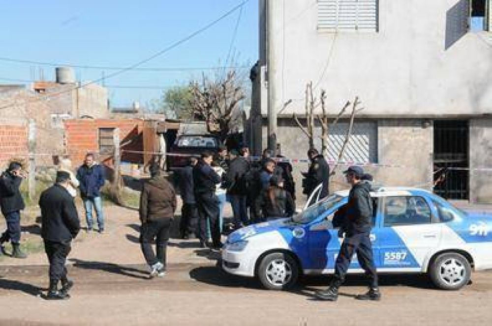 Denuncian un allanamiento sin orden judicial