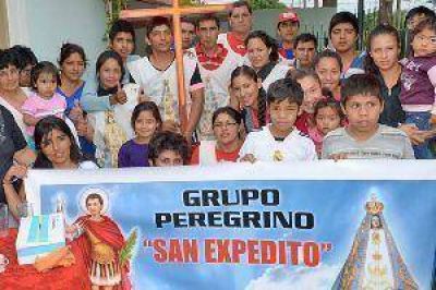 Cientos de santiague�os se sumaron a la peregrinaci�n hacia la Virgen Morenita