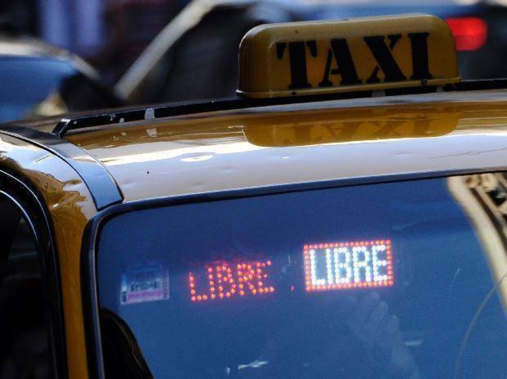 Taxis: el municipio le baja el tono a la modalidad de pago con tarjetas