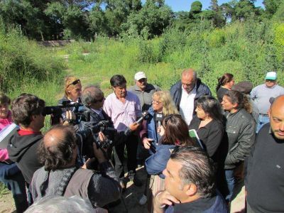 Vecinos le reclaman a Pulti por la paralizaci�n de la obra del puente La Tapera