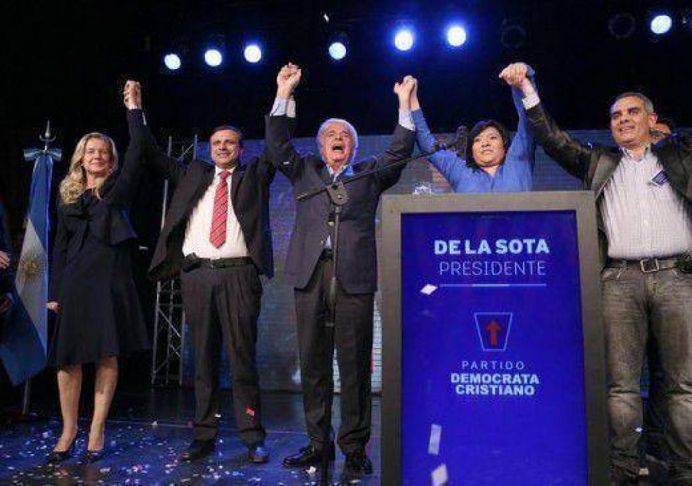 Por fuera del PJ: De la Sota lanz� su candidatura con democristianos