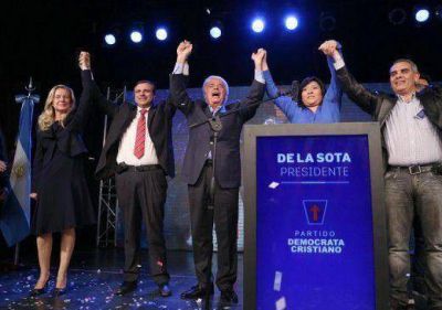 Por fuera del PJ: De la Sota lanz� su candidatura con democristianos
