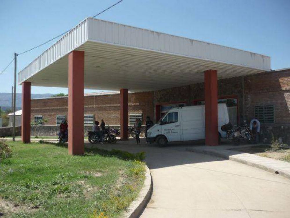 Asest� 17 pu�aladas a un joven y se escap�