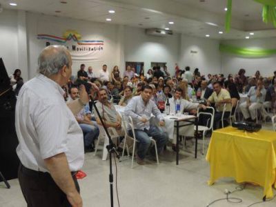 Multitudinario acto por el aniversario del Partido Movilizaci�n
