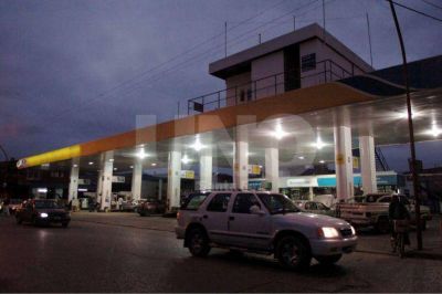 Asaltaron una estaci�n de servicio ubicada en Zeballos y Zavalla y se llevaron 140 mil pesos