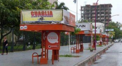 Miles de pasajeros varados bajo la lluvia dej� el paro de UTA