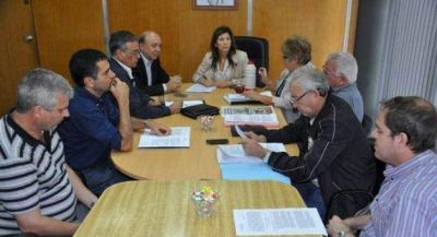 El oficialismo avanza con una soluci�n para trabajadores de Ecom