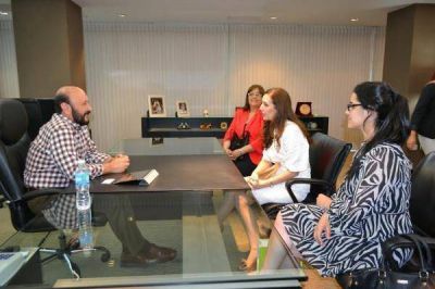 EL GOBERNADOR SE REUNI� CON LA C�NSUL DEL PARAGUAY EN FORMOSA
