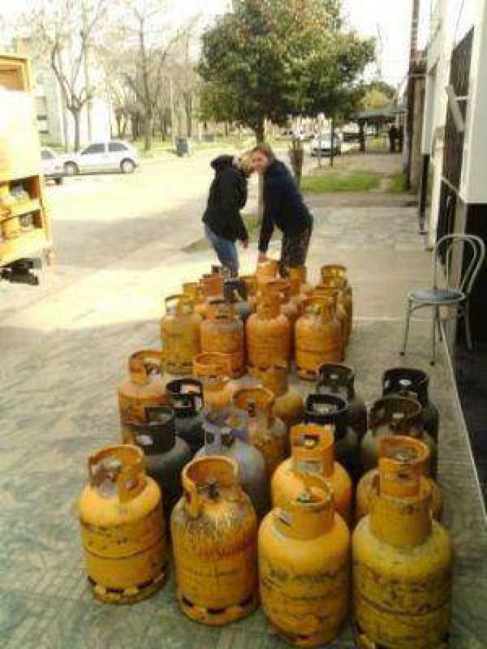 La C�mpora inform� que la garrafa social se entrega en Pinto 1236