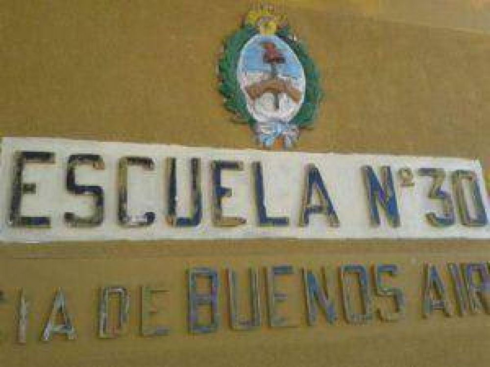 Se pint� la Escuela 30 con el apoyo de diferentes organizaciones