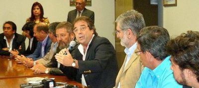 LA UCR DENUNCIA SOBREPRECIO EN LA CONSTRUCCI�N DE LA RUTA NACIONAL N�9
