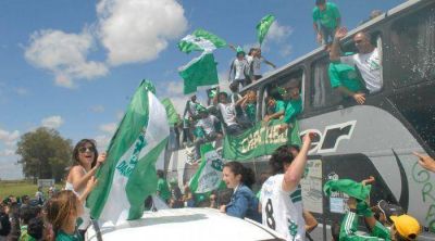 Una multitud recibi� a Sarmiento en su regreso a Jun�n tras el ascenso a Primera