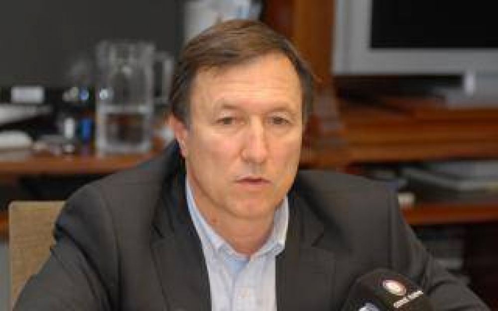 Bah�a Blanca: Volvi� Bevilacqua y restituy� a los funcionarios despedidos