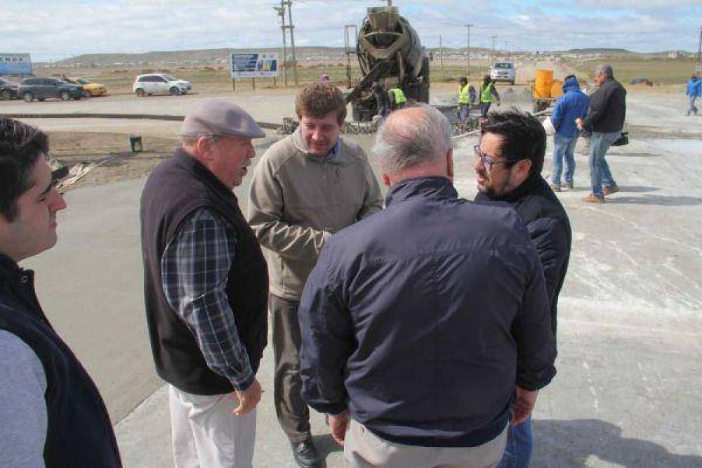 Melella recorri� la obra de construcci�n del nuevo acceso a la zona de la margen sur