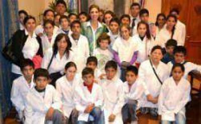 La gobernadora recibi� a escuelas del interior 