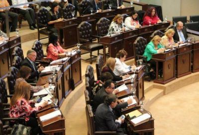 Unos $ 6 mil millones del Presupuesto, en educaci�n
