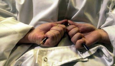 Una directora golpe� a una docente frente a sus alumnos