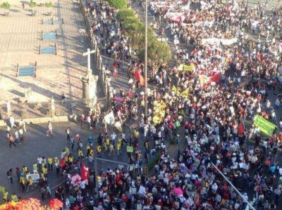 Marcha en M�xico por los 43 estudiantes desaparecidos