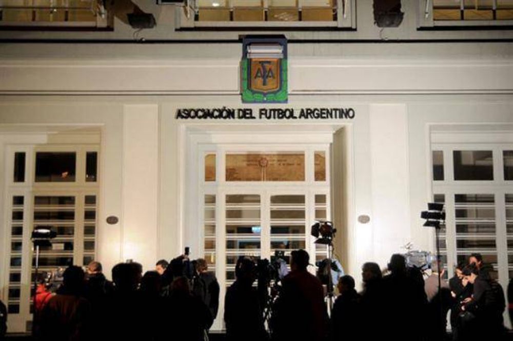 La AFA confirm� que Racing-Godoy Cruz y River-Quilmes jugar�n el 14 de diciembre