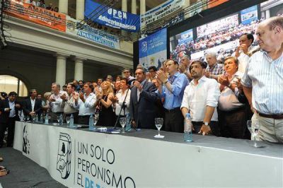 Nuevos cruces en el peronismo provincial tras el acto en La Plata