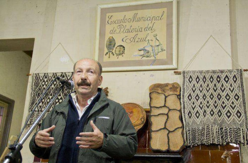 El intendente particip� del acto inaugural de la exposici�n 2014 de la Escuela municipal de Plater�a