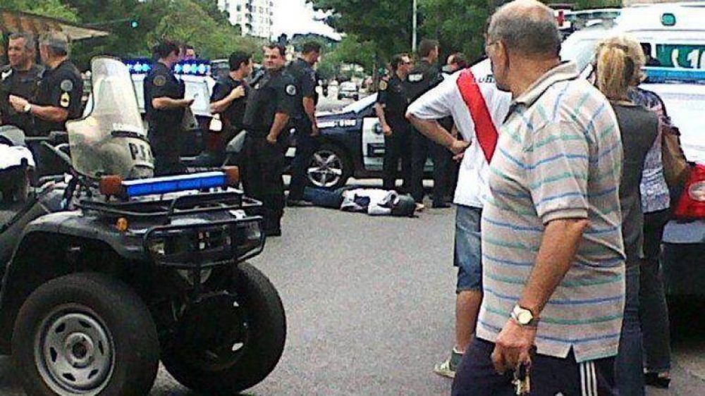 Mat� un hombre en moto y asegur� que lo hizo porque quisieron asaltarlo