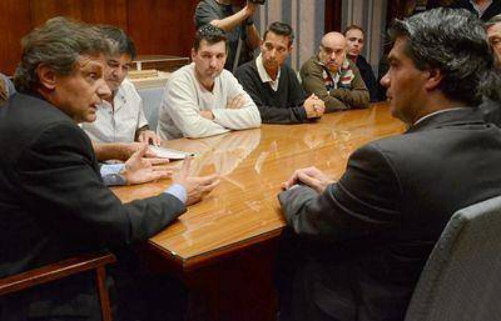 Gremios del puerto exigen medidas para garantizar el empleo registrado