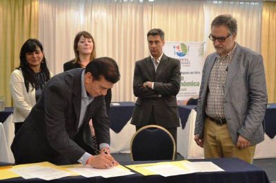 Misiones y Rosario fortalecen la promoci�n de ambos destinos con un acuerdo de colaboraci�n