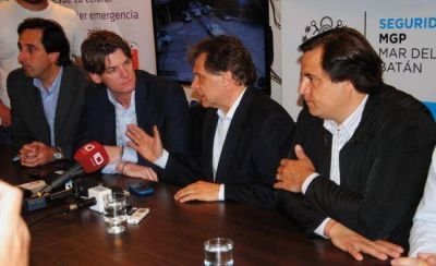 Presentaron el Bot�n Alerta para celulares que avisar� de la emergencia al 911 y el Centro de Monitoreo