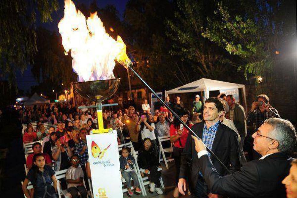 Julio Zamora inaugur� una nueva red de gas en Rinc�n de Milberg