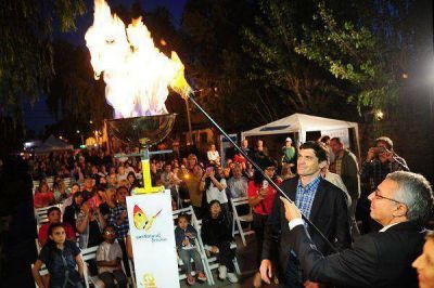 Julio Zamora inaugur� una nueva red de gas en Rinc�n de Milberg
