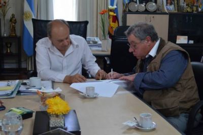 El municipio firm� un convenio de colaboraci�n con la fundaci�n padre Corti