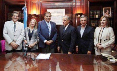 Pereyra ya est� con los peronistas federales